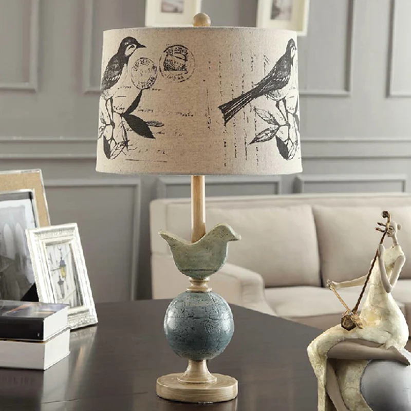 Drumtafellamp van bedrukte stof Nieuw modern enkel beige nachtlampje met vogel- en bolbasis Clearhalo