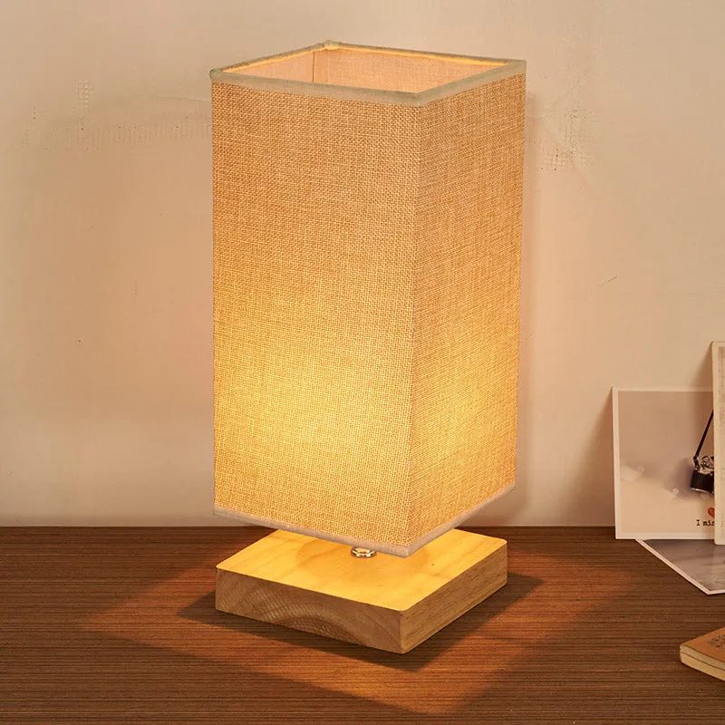 Eenvoudige rechthoekige stoffen tafelverlichting 1-koppige nachtlamp beige met houten voetstuk Clearhalo
