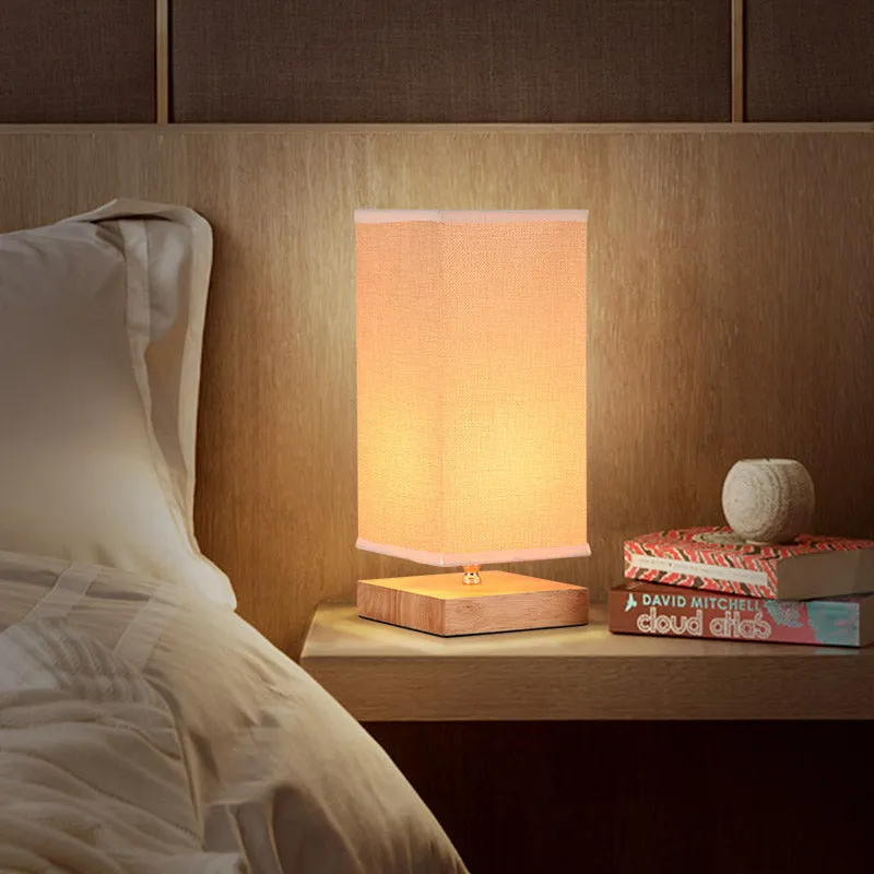Eenvoudige rechthoekige stoffen tafelverlichting 1-koppige nachtlamp beige met houten voetstuk Clearhalo