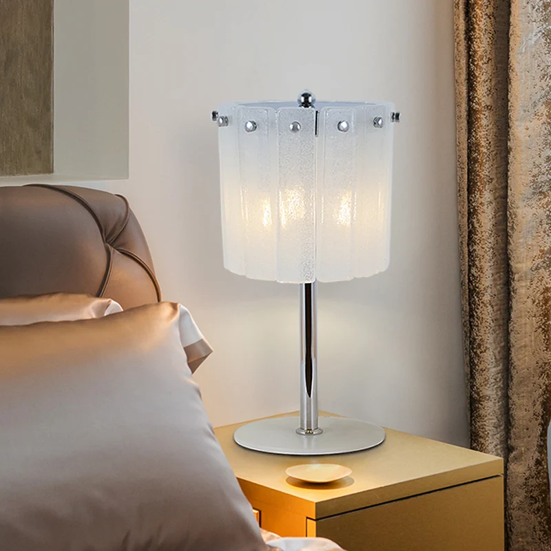 Eigentijdse 3-kops bureaulamp Chrome Drum Nachttafellamp met Crystal Crystal Bar Shade Clearhalo
