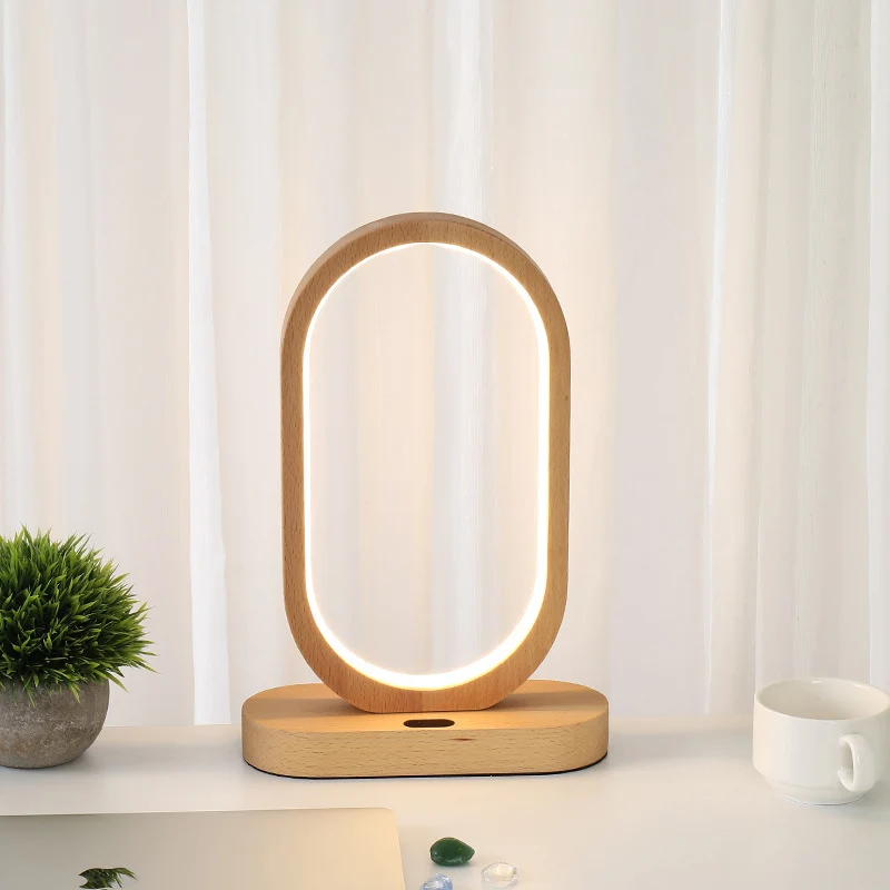 Eigentijdse LED-nachtkastjelamp Beige langwerpige leeslamp met houten kap Clearhalo