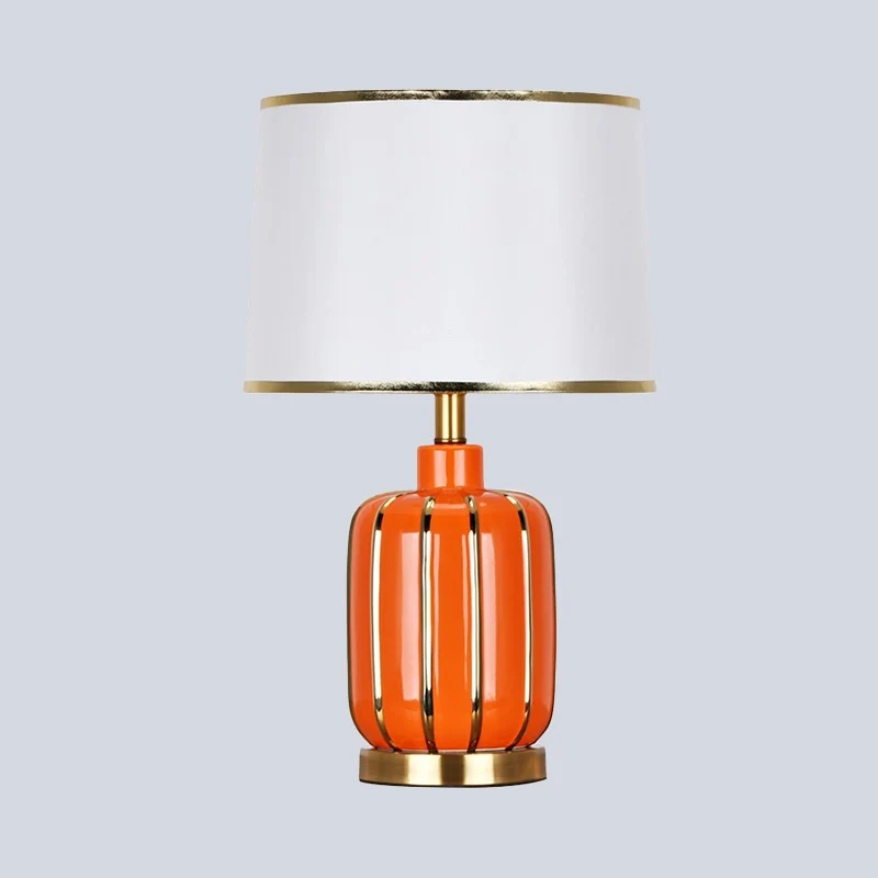 Eigentijdse nachtkastjelamp met 1 lamp, beige/gouden ton, leesboeklamp met stoffen kap Clearhalo