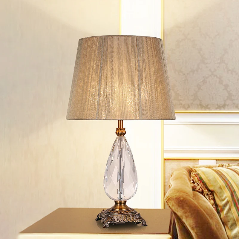 Eigentijdse tafellamp met 1 lamp, beige brede flare, kleine bureaulamp met stoffen kap Clearhalo