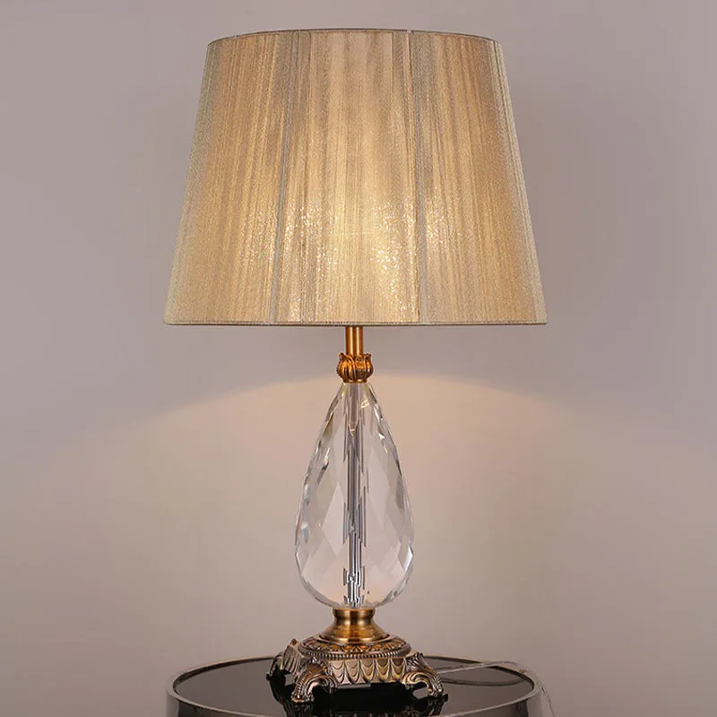 Eigentijdse tafellamp met 1 lamp, beige brede flare, kleine bureaulamp met stoffen kap Clearhalo