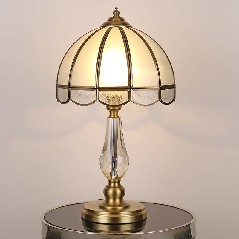 Eigentijdse tafellamp met 1 lamp, gouden paraplu, kleine bureaulamp met matglazen kap Clearhalo