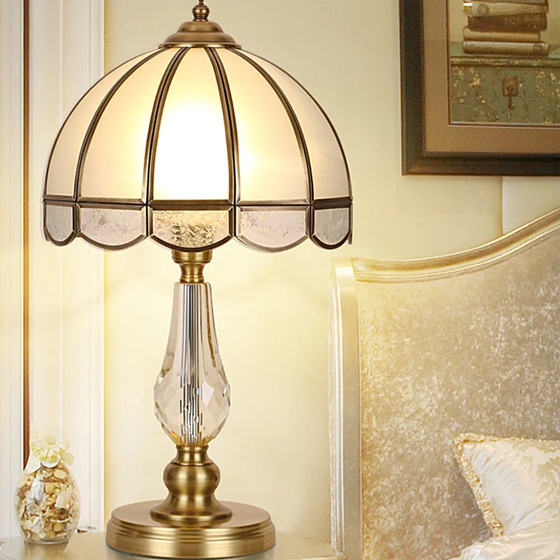 Eigentijdse tafellamp met 1 lamp, gouden paraplu, kleine bureaulamp met matglazen kap Clearhalo