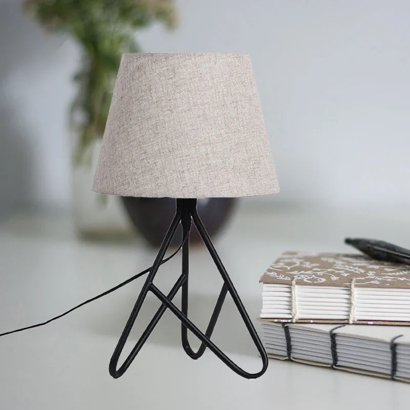 Eigentijdse, taps toelopende taakverlichting, stof, 1 licht, leesboeklamp wit/zwart voor nachtkastje Clearhalo