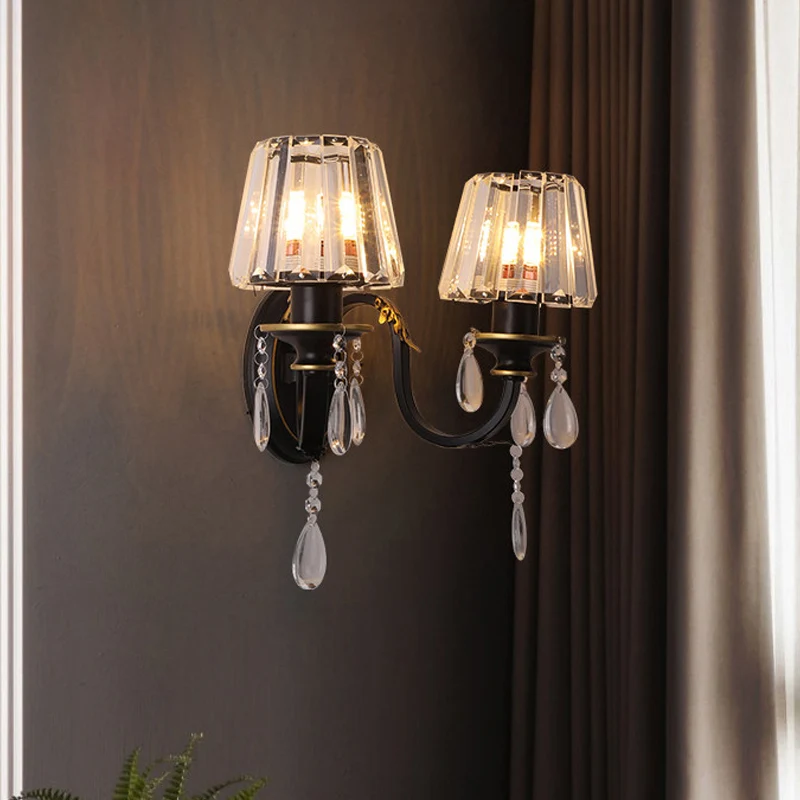 Eigentijdse wandlamp met 1/2 kop en kristallen prismakap, zwarte conische wandlamp Clearhalo