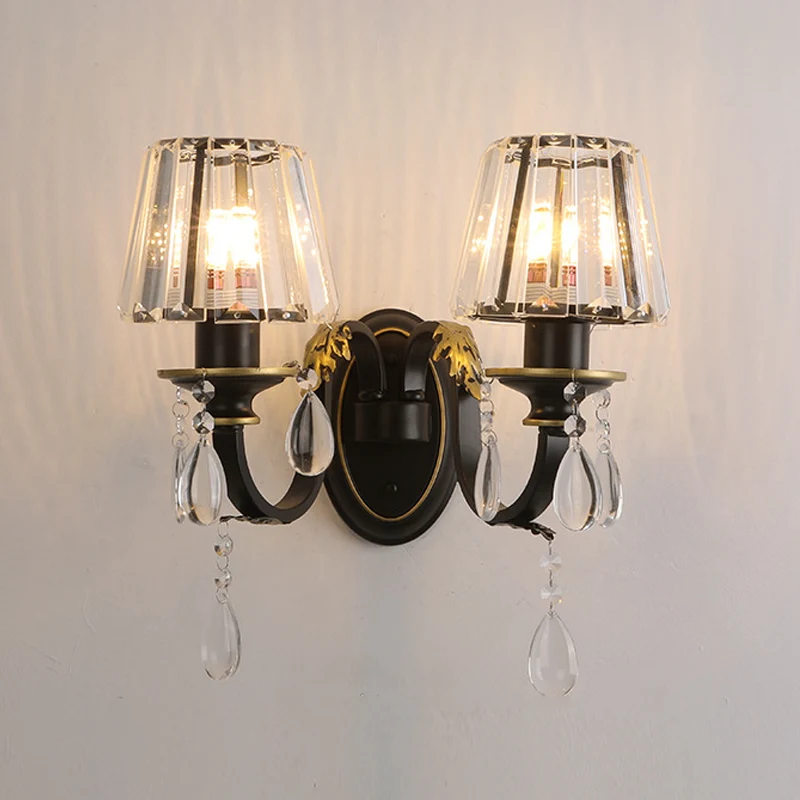 Eigentijdse wandlamp met 1/2 kop en kristallen prismakap, zwarte conische wandlamp Clearhalo