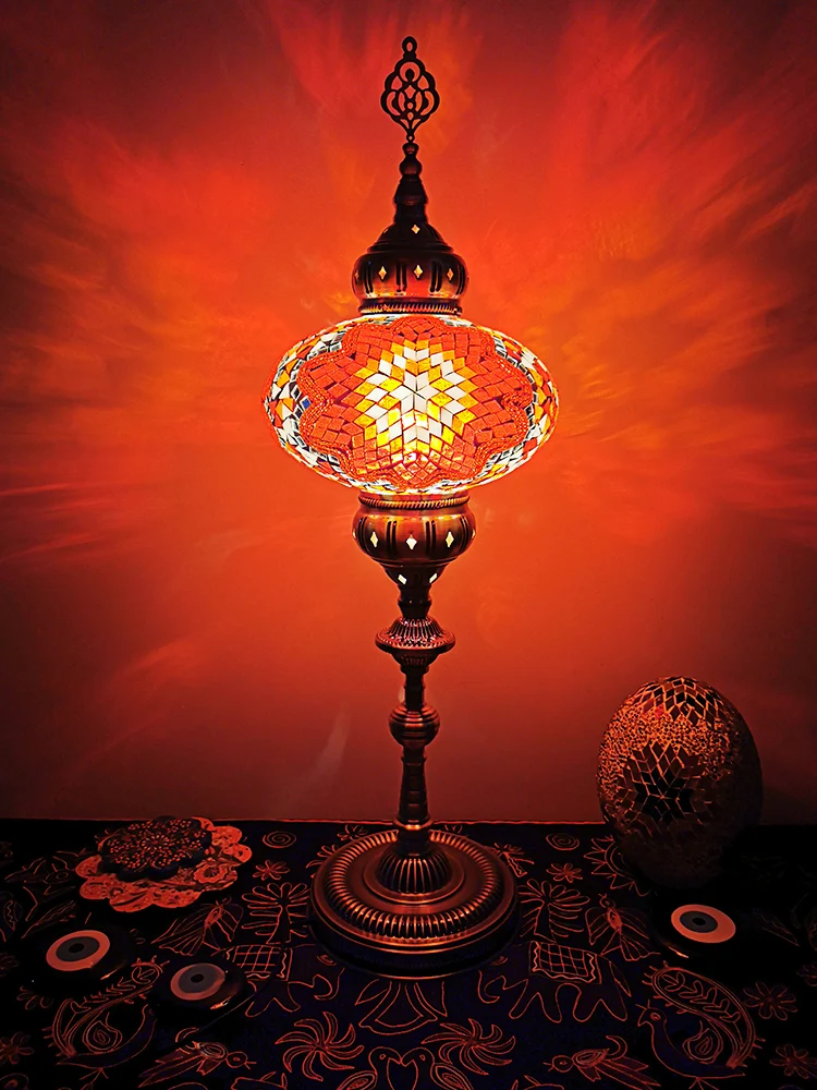 Elliptische nachtkastlamp Traditioneel glas--lood, 1 kop, wit/beige/rood staand licht Clearhalo