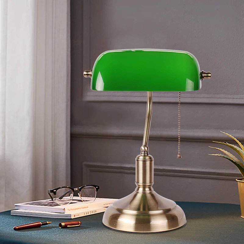 Enkele draaibare schaduwrijke tafelverlichting Retro groen glazen nachtkastjelamp met trekketting gepolijst messing Clearhalo