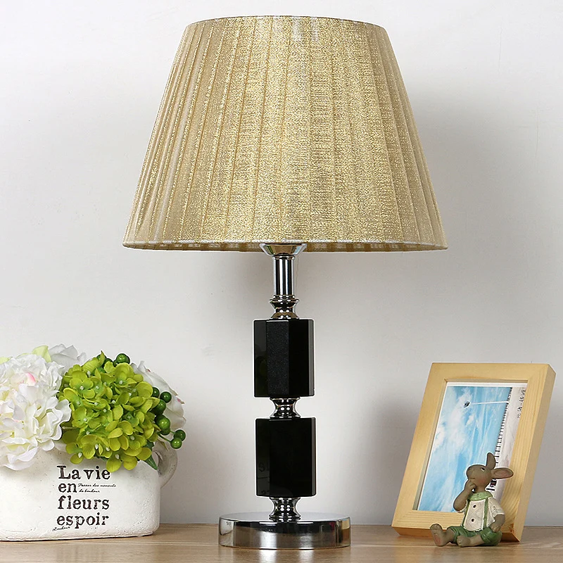 Enkele lamp kristallen tafellamp platteland beige taps toelopende trommel slaapkamer nachtlampje Clearhalo