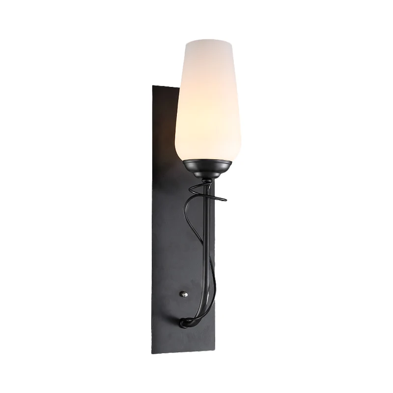 Enkele lichte wandkandelaarlamp Rustiek conisch wit glazen wandgemonteerd lichtarmatuur zwart Clearhalo