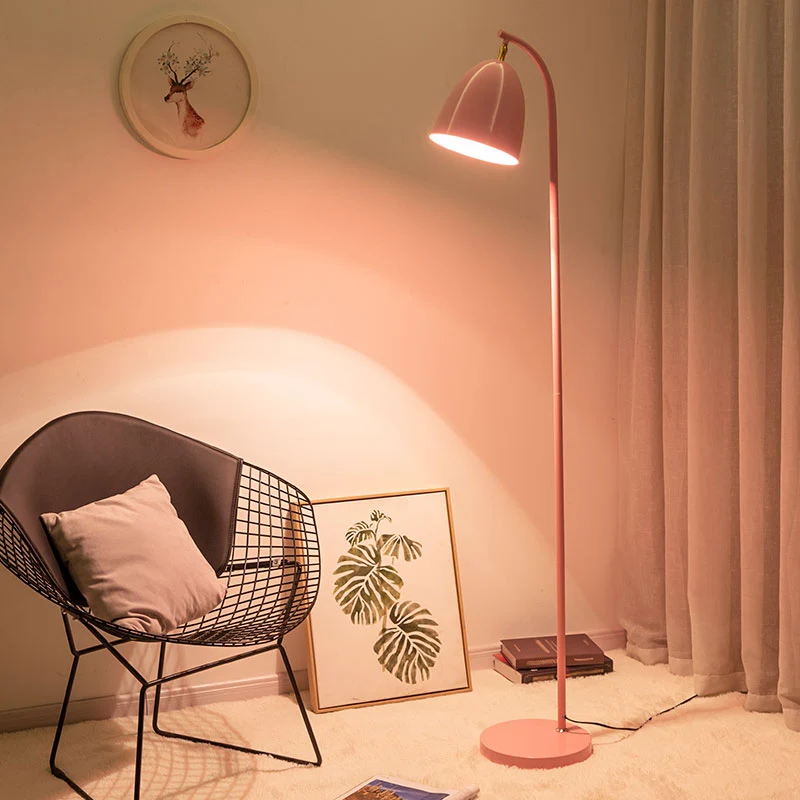 Enkele woonkamer vloerlamp Macaron Draaibare vloerleeslamp met bel-metalen kap Clearhalo