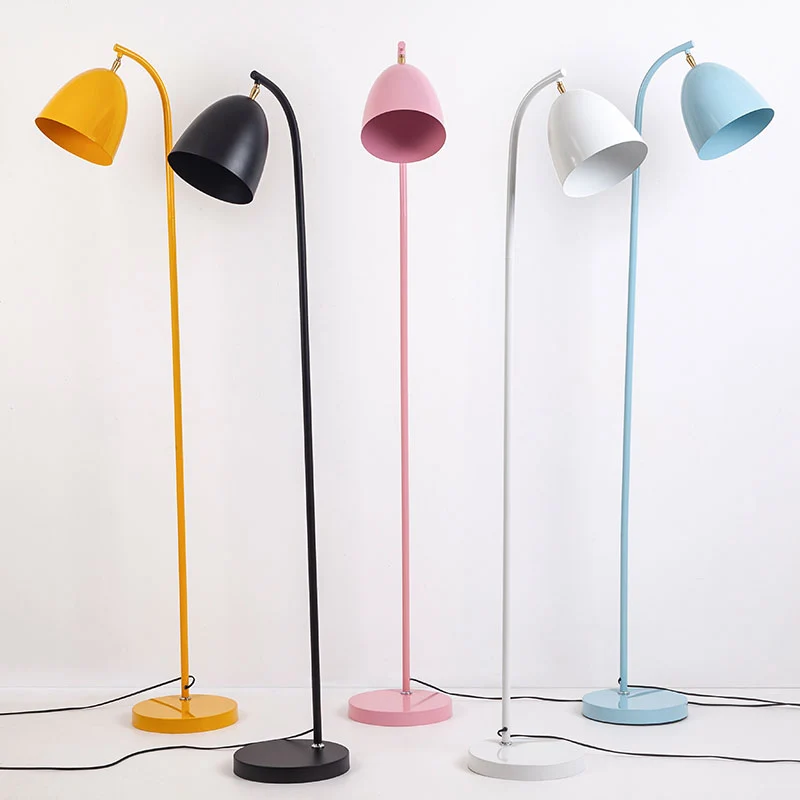 Enkele woonkamer vloerlamp Macaron Draaibare vloerleeslamp met bel-metalen kap Clearhalo