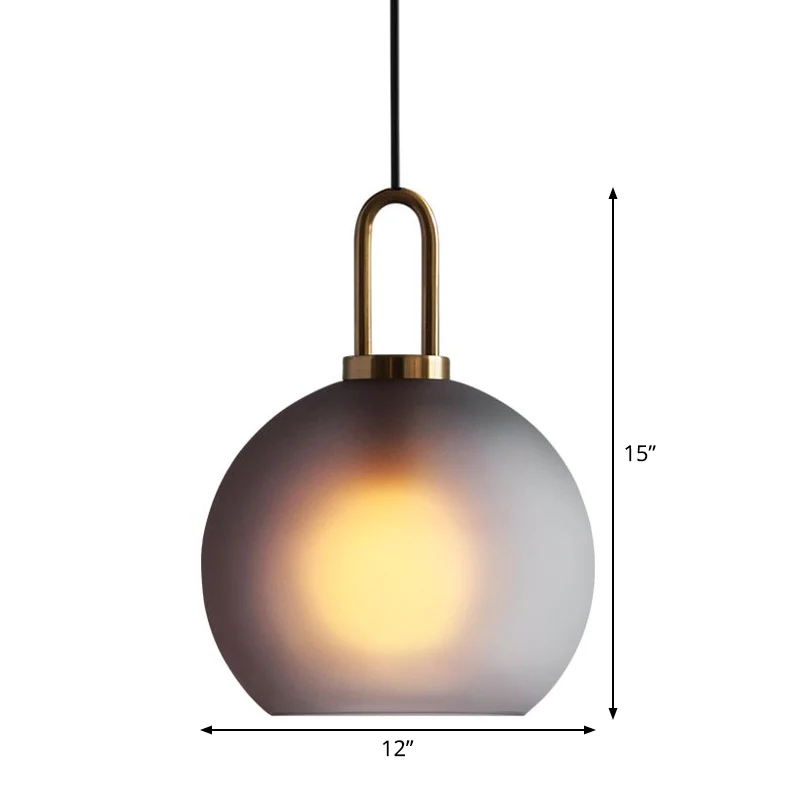 Frosted rokerige grijze glazen bol hanger moderne messing plafondlamp met enkele lamp en handvat, 8"/10"/12" breed Clearhalo