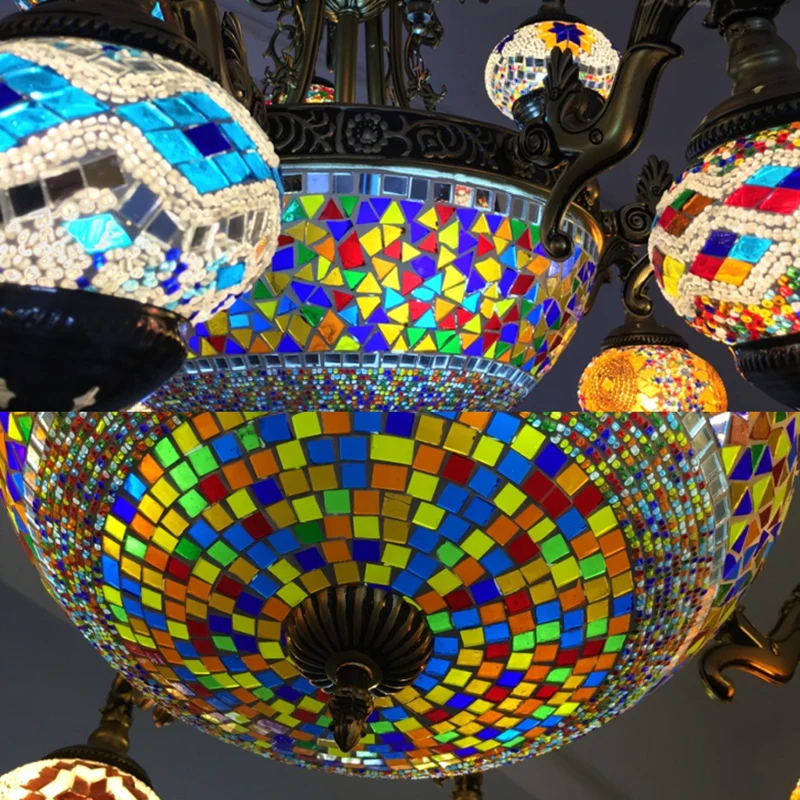 Gebogen arm metalen kroonluchter traditioneel 15 koppen bronzen hanglampset met kleurrijke glazen bol Clearhalo