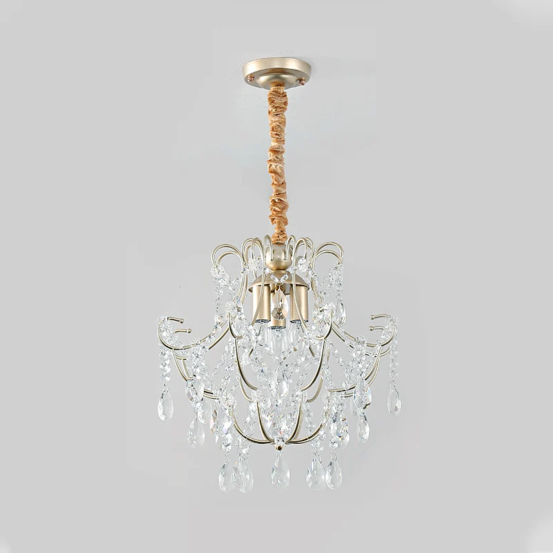 Gebogen gewapende metalen hangende kroonluchter Transitionele 3-lichts gouden plafondlamp met kristallen drapering Clearhalo