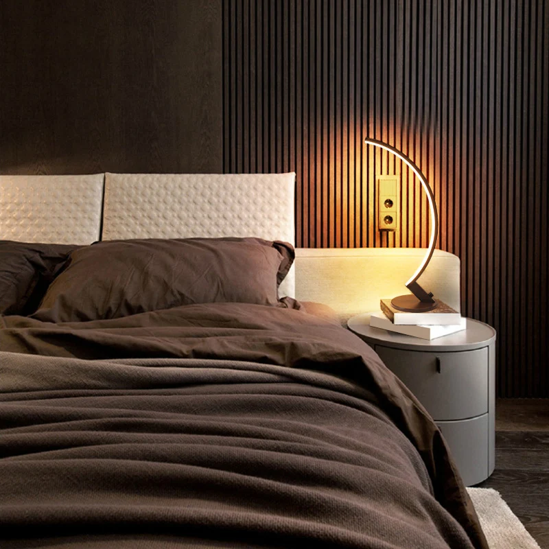 Gebogen LED-vloerlamp Hedendaagse metalen woonkamer staande verlichting koffie Clearhalo
