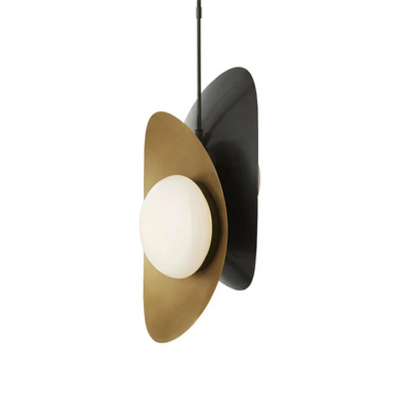 Gebogen metalen hanglamp Designer 2-koppige zwarte en gouden binnenkroonluchter met witte glazen kap Clearhalo