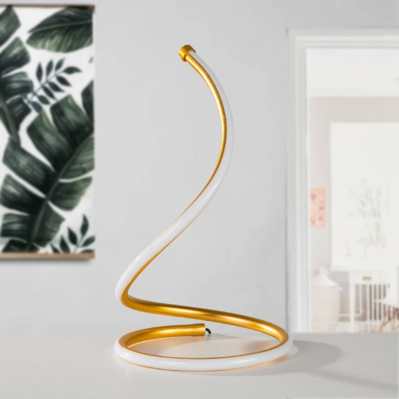 Gebogen taakverlichting Minimalistische acryl LED-nachttafellamp goud/zilver, wit/warm licht Clearhalo