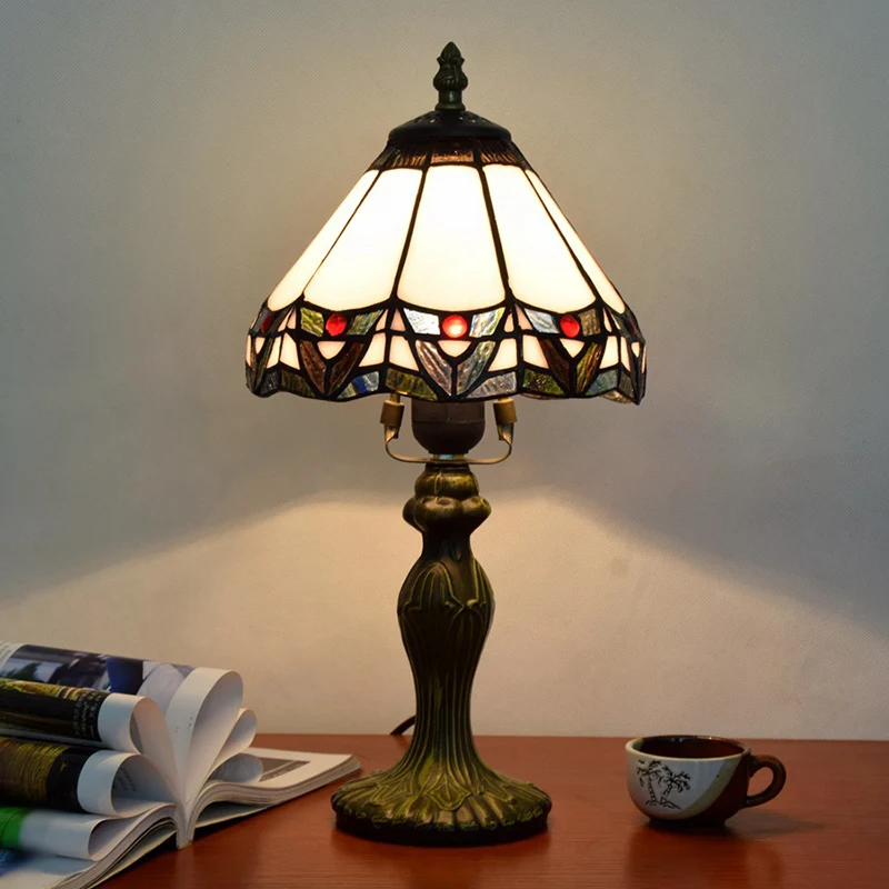 Gebrandschilderd glas witte tafellamp conische kap 1 kop antieke nachtkastje verlichting voor slaapkamer Clearhalo