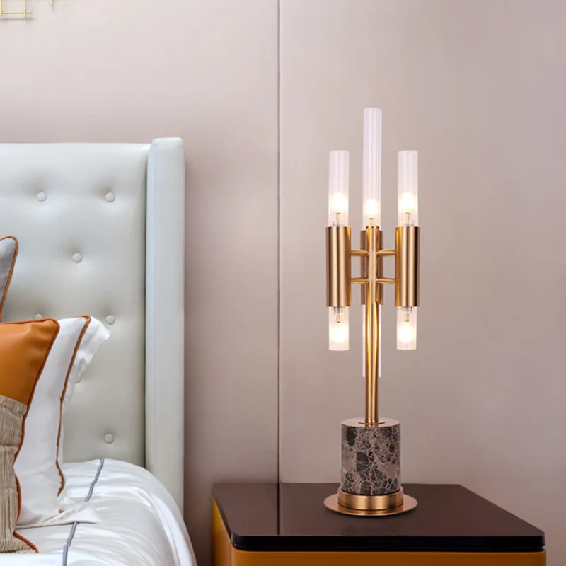 Gecanneleerde glazen drietand LED-tafellamp Mid-Century Hotel-nachtkastjelamp met cilindervoet goud Clearhalo
