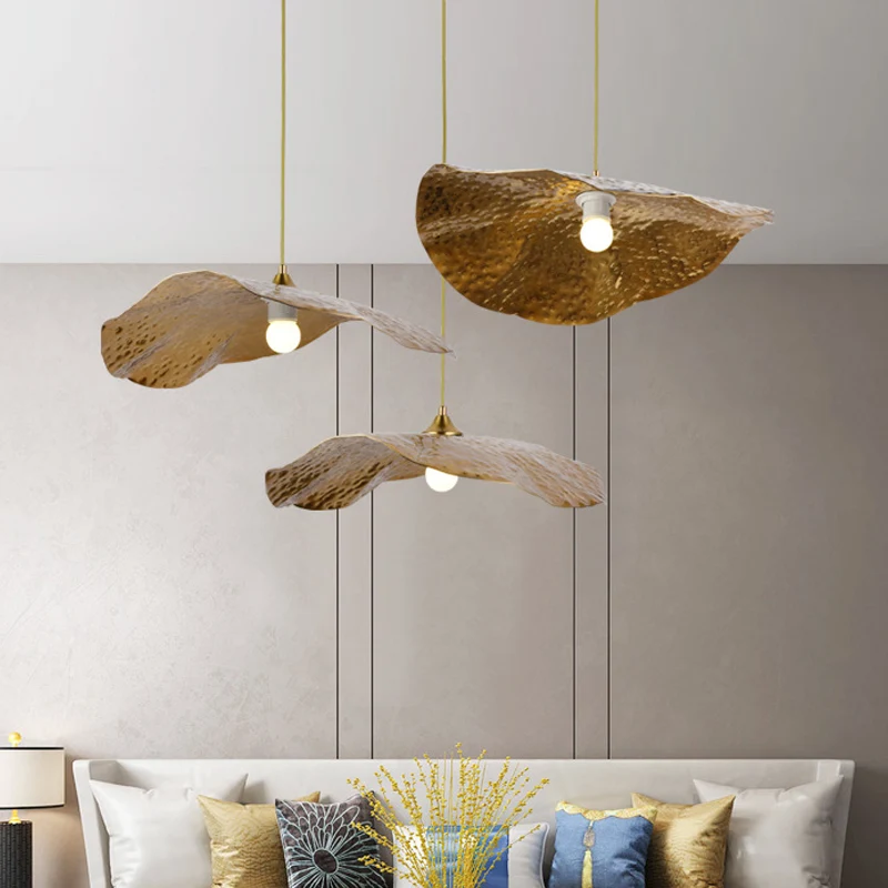 Gehamerde metalen hanglamp met lotusblad, minimaal 1 licht, messing hangend plafondlicht voor eetkamer Clearhalo