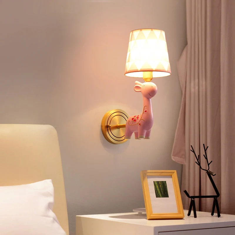 Giraffe hars wandmontage licht kinder roze wandverlichting met stoffen kap met patroon Clearhalo