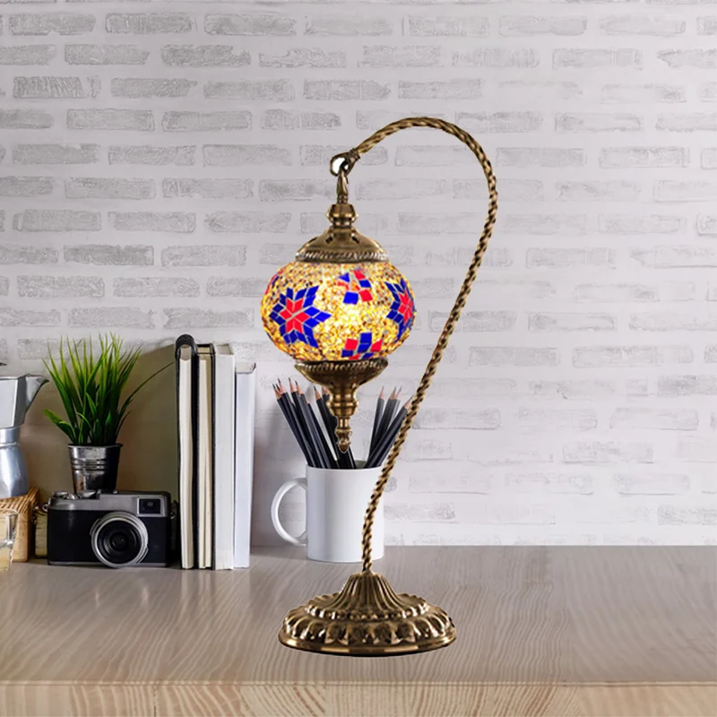 Global Bureaulamp Traditioneel Rood/Wit/Geel Glas 1 Lamp Coffee Shop Nachttafellamp met metalen voet Clearhalo