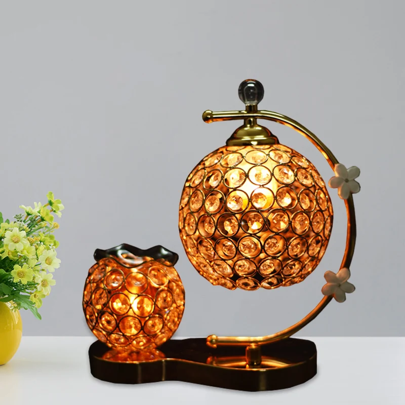 Global Crystal Incrusted Desk Lamp Simplicity Single Head Gold Night Table Light met Floret Decor Clearhalo