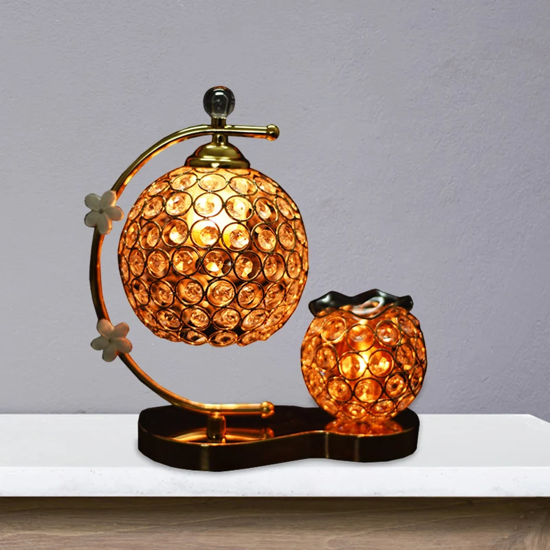 Global Crystal Incrusted Desk Lamp Simplicity Single Head Gold Night Table Light met Floret Decor Clearhalo