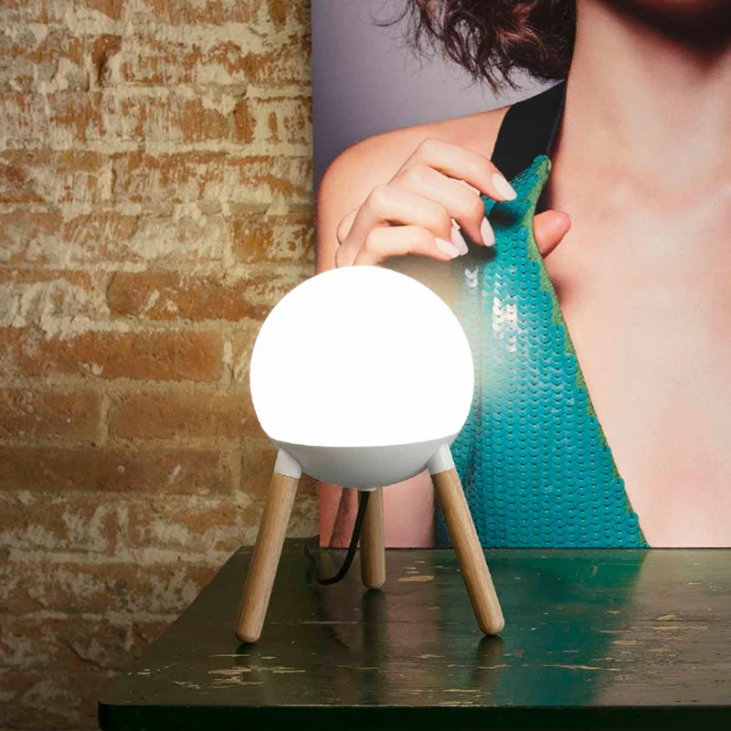 Globe Crème Glazen Tafellamp Modern 1 Licht Wit Kleine Bureaulamp met Statief Houten Voet Clearhalo