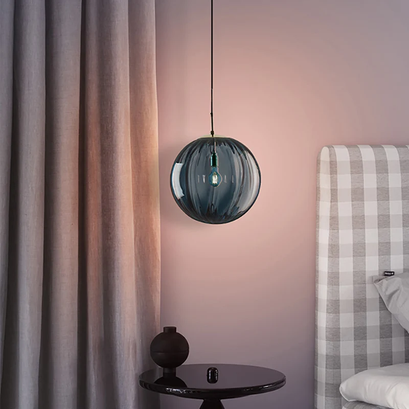 Globe Nachtkast Pendel Lichtblauw/Rookgrijs/Paars Glas 1 Lamp Postmoderne Plafondhanglamp Zwart Clearhalo
