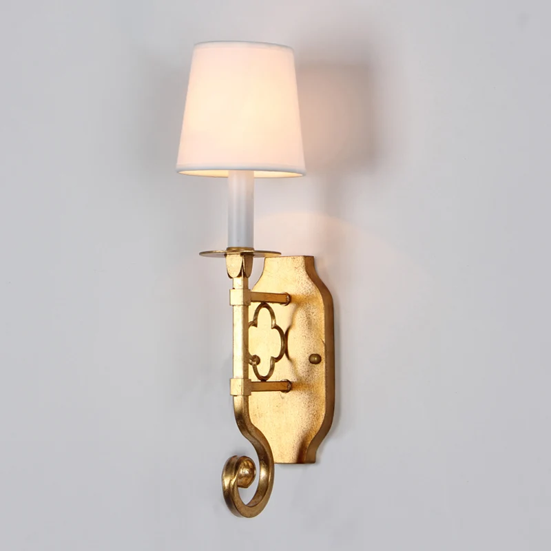 Goud 1-lamp wandkandelaar licht vintage stijl stof taps toelopende schaduw wandgemonteerde lichtarmatuur Clearhalo