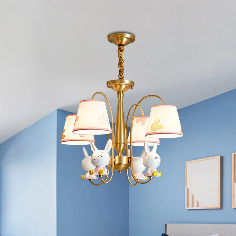 Gouden afwerking Barrel Shade Kroonluchter Cartoon 4 lampen Stoffen hangende plafondlamp met konijn-deco Clearhalo