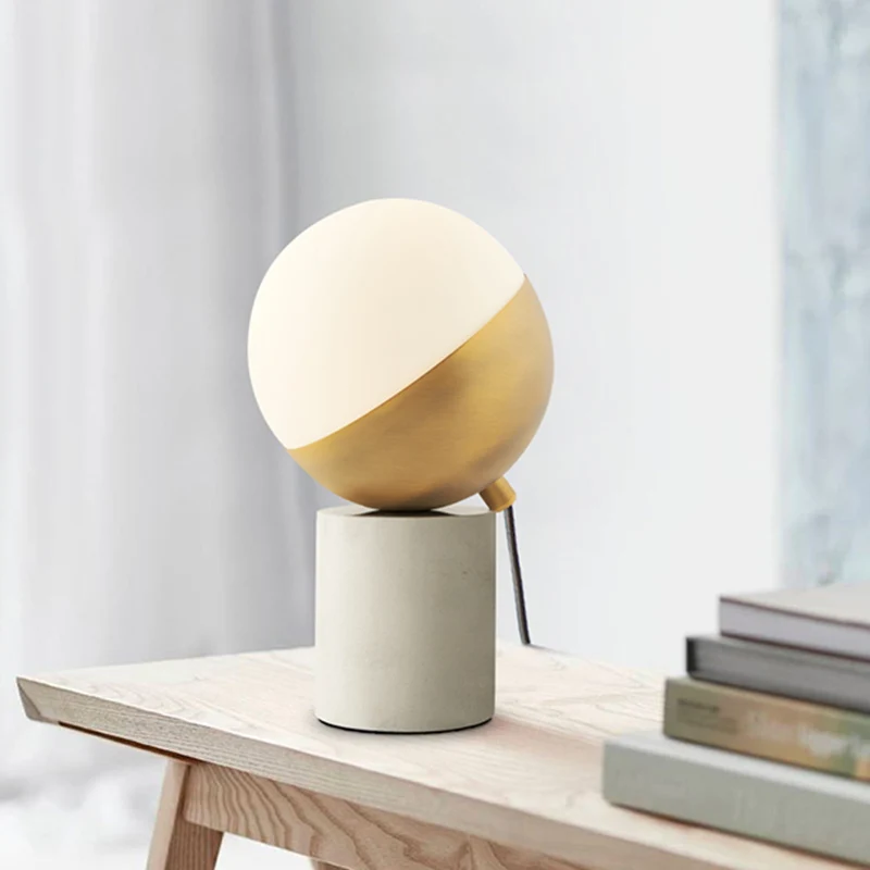 Gouden Bol Nachtkastje Lamp Eenvoudig 1-lichts Crèmekleurige Tafellamp met Cilinder Marmeren Voet Clearhalo