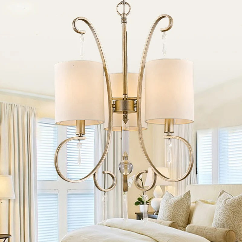 Gouden cilinderkroonluchter, traditionele stof, 3 lampen, metalen slaapkamerhanglamp met kristallen accent Clearhalo