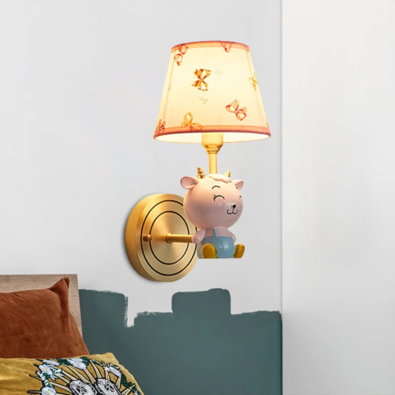 Gouden emmer wandkandelaar licht cartoon 1 kop stoffen wandlamp met hars schapendecoratie Clearhalo