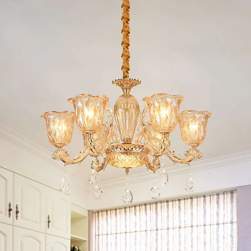 Gouden hanglamp met 6 lampjes uit het midden van de eeuw, amberkleurige glazen bloemenkroonluchter met kristallen druppel...
