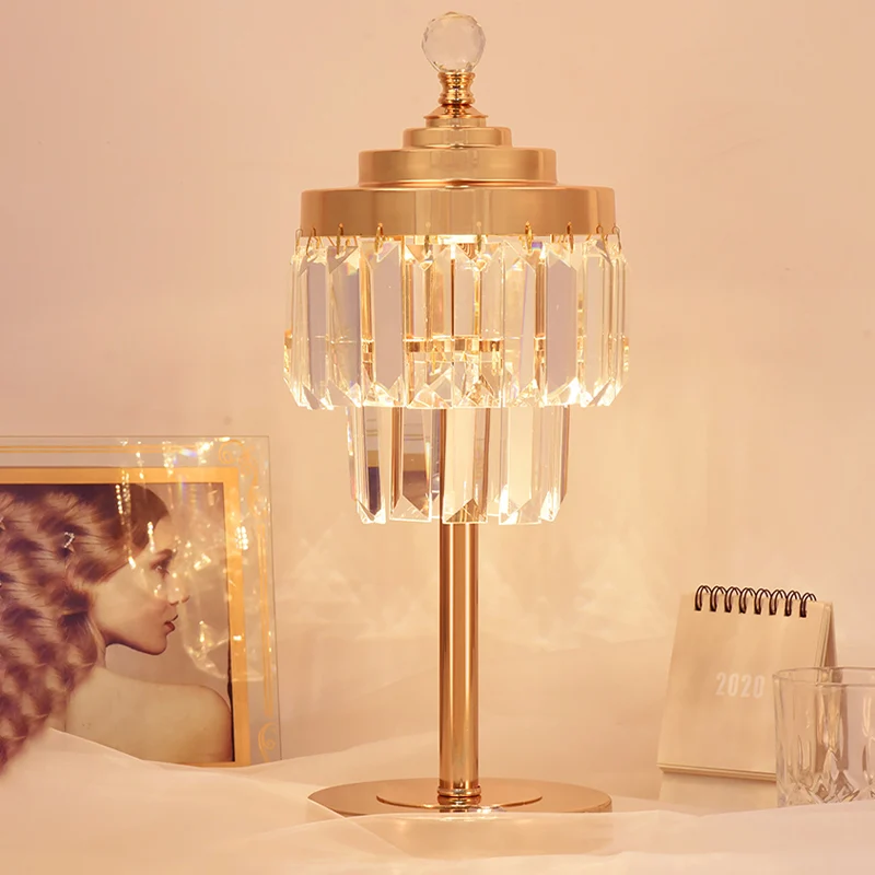 Gouden LED-tafellamp Vintage afgeschuind kristallen prisma 2-laags nachtstandlamp voor slaapkamer Clearhalo