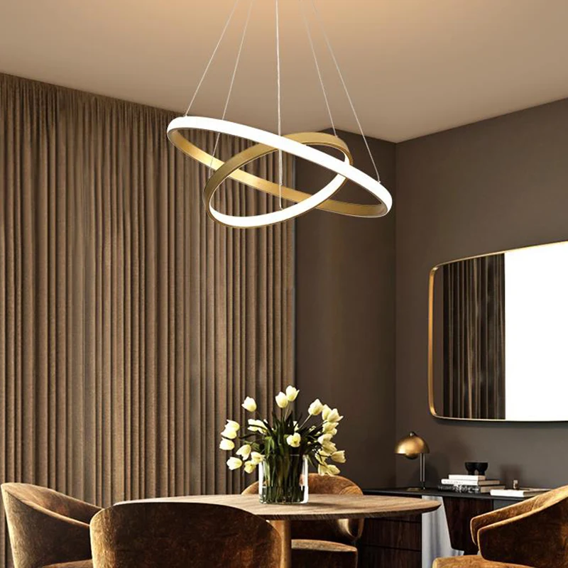 Gouden Orbit hangende kroonluchter postmoderne acryl LED-hanglampset, 23,5"/31,5" breed Clearhalo