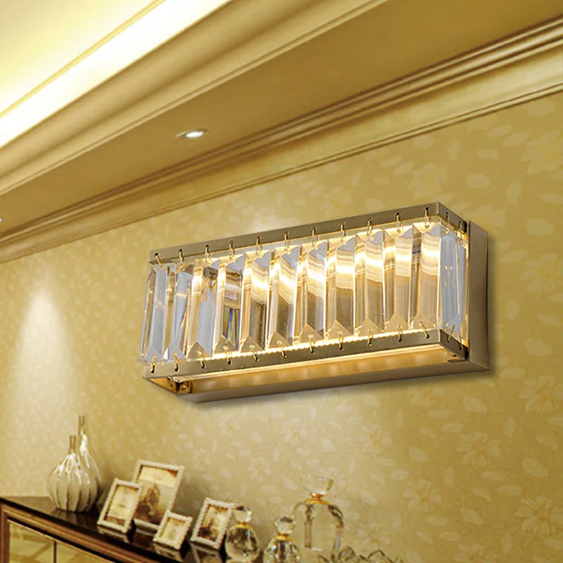 Gouden rechthoekige wandmontagelamp Moderne LED-metalen wandverlichtingsarmatuur met helder gefacetteerd kristal Clearhalo