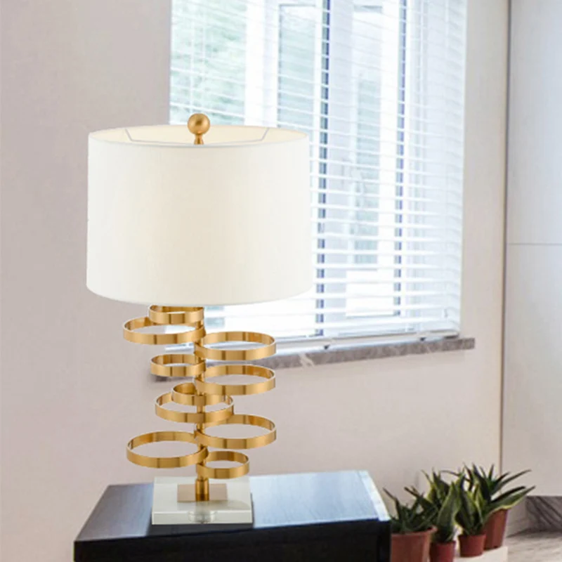 Gouden ronde taakverlichting moderne 1-lamp metalen kleine bureaulamp met stoffen kap Clearhalo