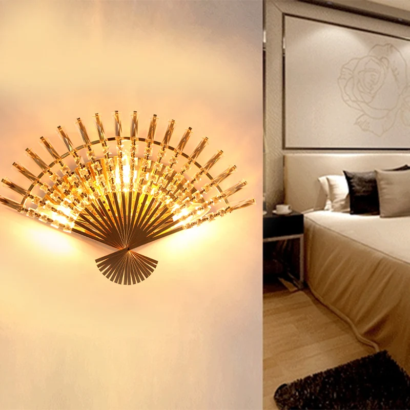 Gouden waaiervormige schanslamp vintage stijl 3-lichts metalen wandlamp met heldere kristallen decoratie Clearhalo