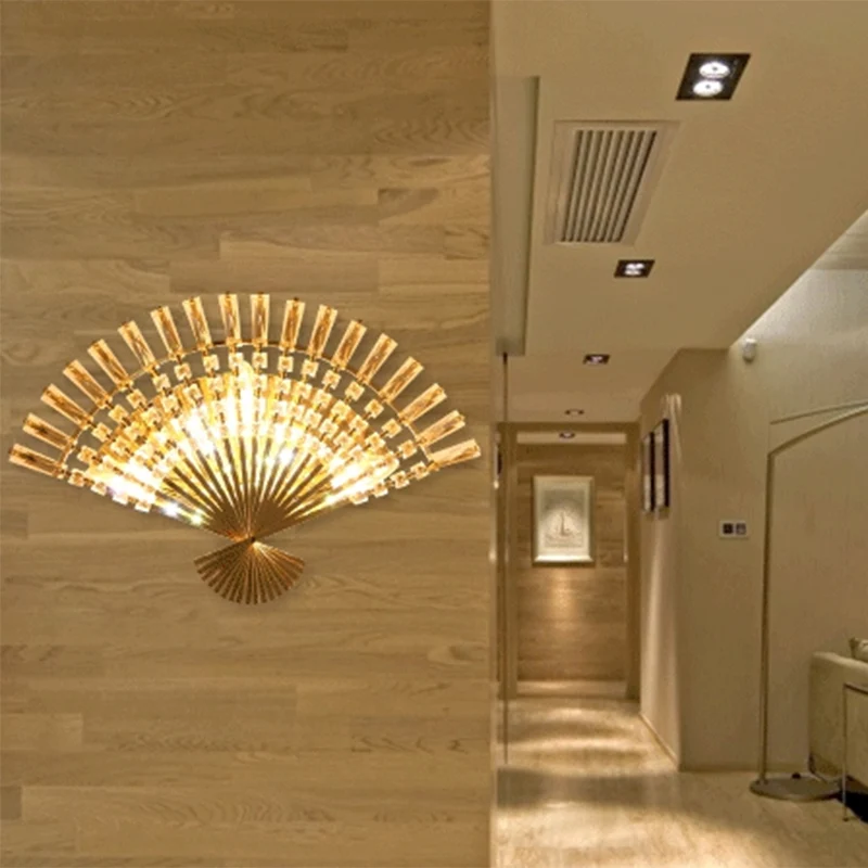 Gouden waaiervormige schanslamp vintage stijl 3-lichts metalen wandlamp met heldere kristallen decoratie Clearhalo