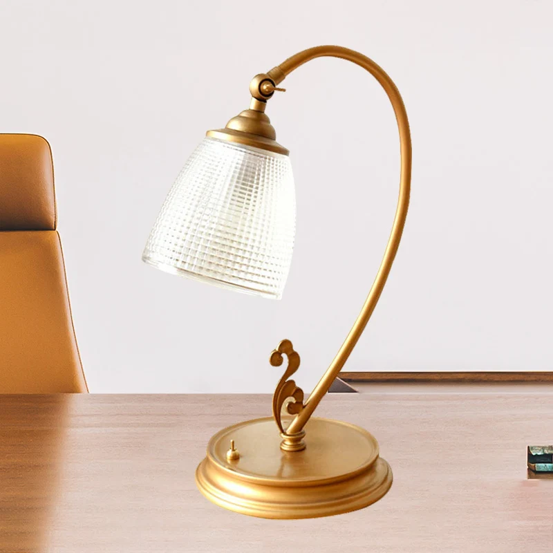 Goudkleurige bureaulamp met 1 lamp, vintage metalen nachttafellamp met uitlopende helderglazen kap Clearhalo
