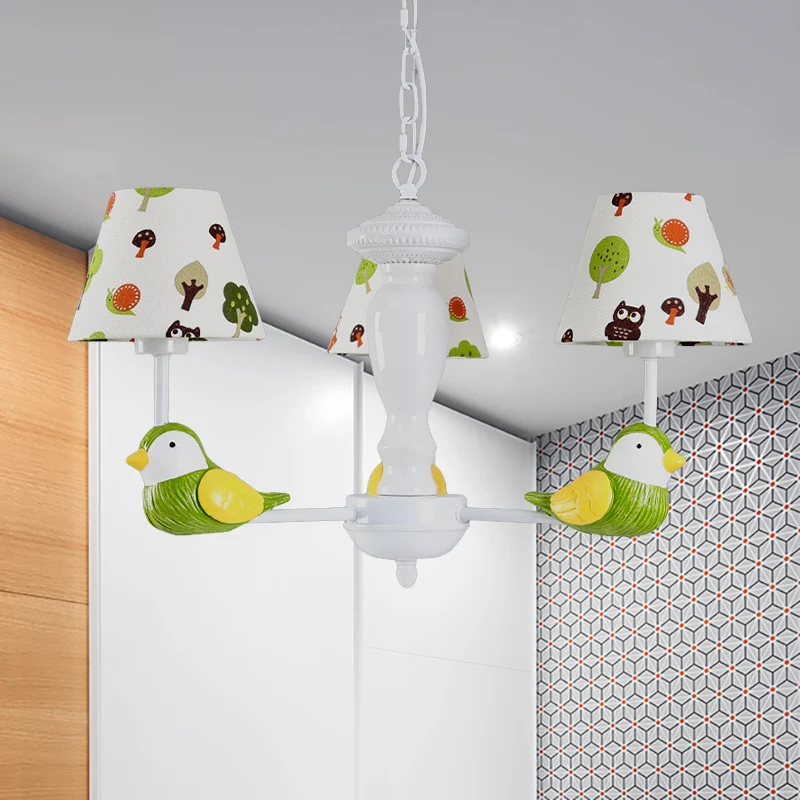 Groene vogel hanglamp met taps toelopende kap, rustieke metalen kroonluchter voor kinderslaapkamer Clearhalo