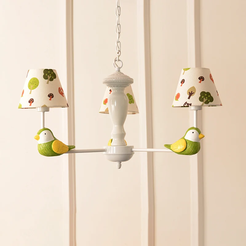 Groene vogel hanglamp met taps toelopende kap, rustieke metalen kroonluchter voor kinderslaapkamer Clearhalo
