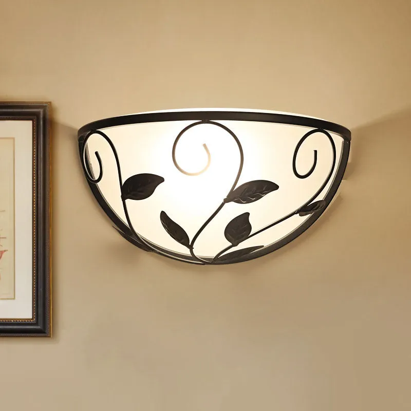 Halve cirkel crèmekleurige glazen wandlamp platteland 1 kop inbouw zwart met rietdecoratie Clearhalo